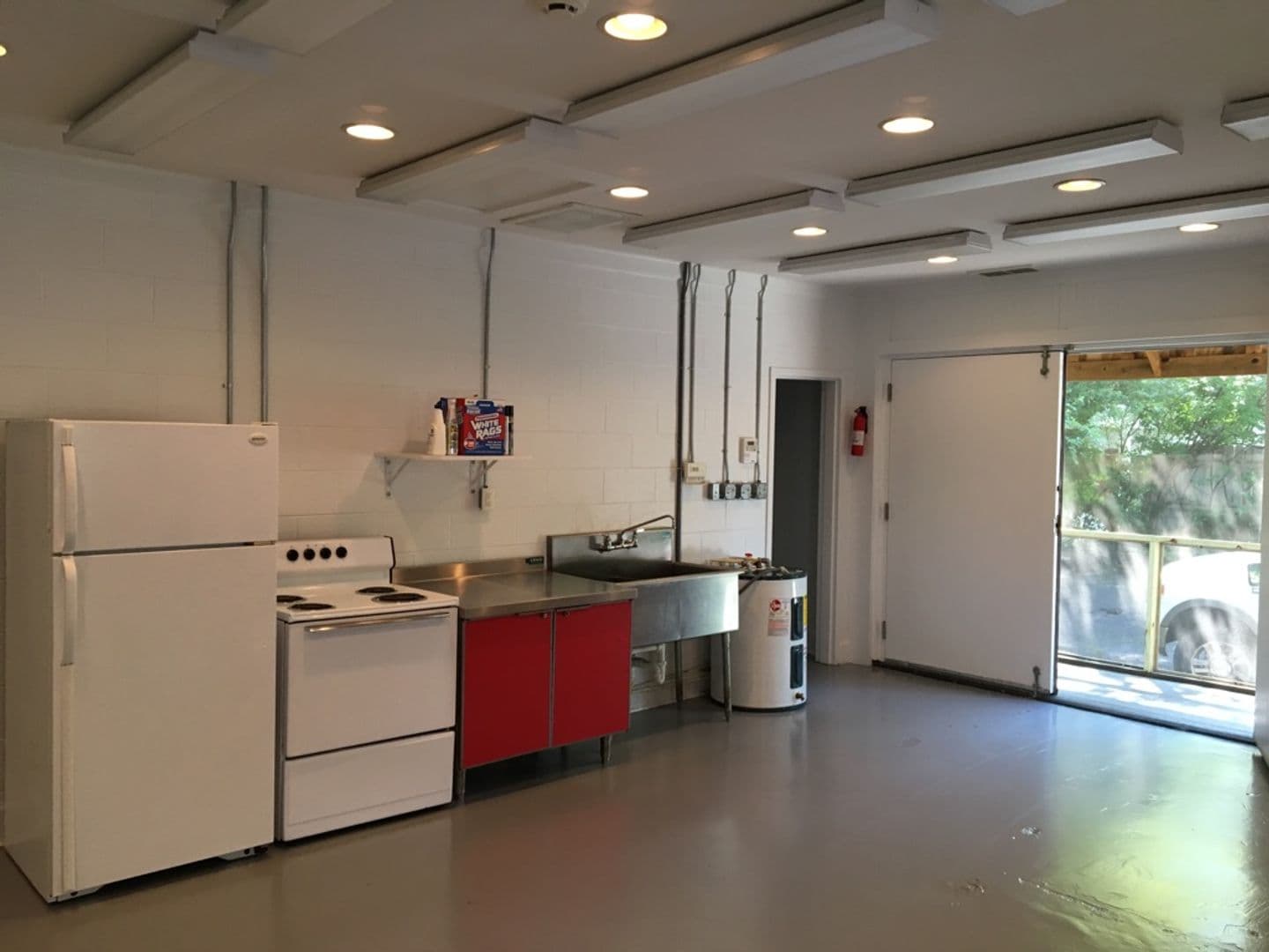 Athens Apartment: 235 Hill St.