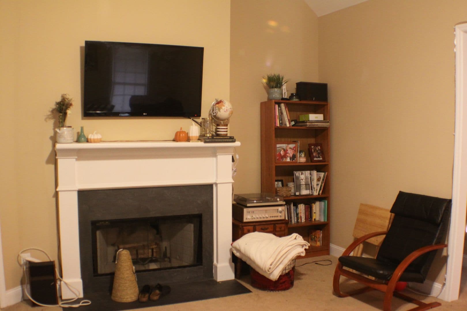 Athens House: 651 Lakeland Way