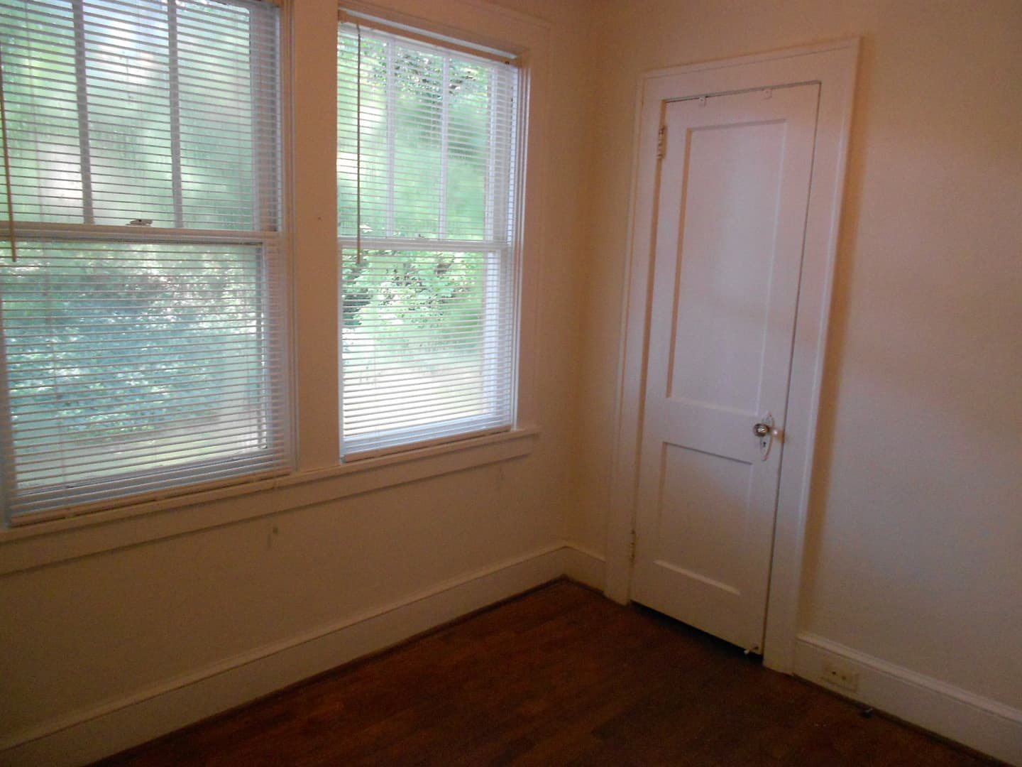 Athens House: 142 Burnett Street