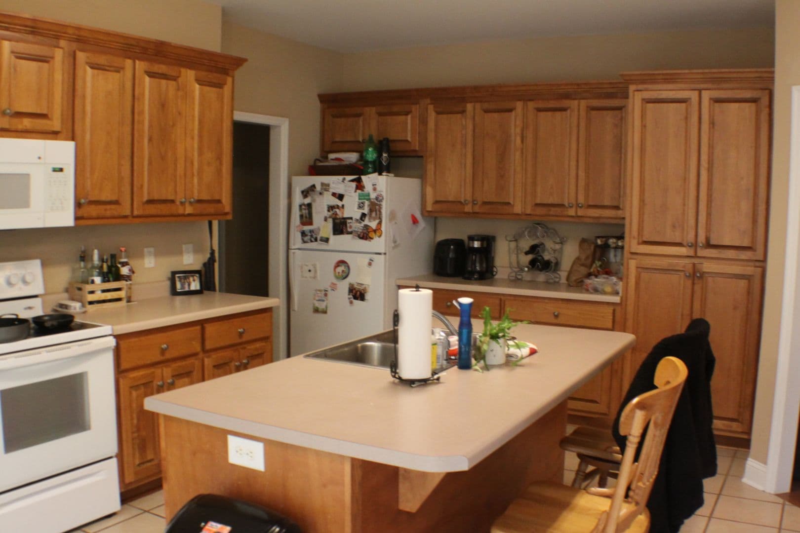 Athens House: 651 Lakeland Way