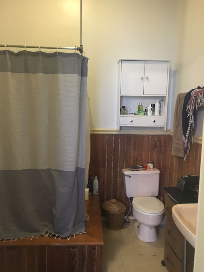 Athens Apartment: 235 Hill St.