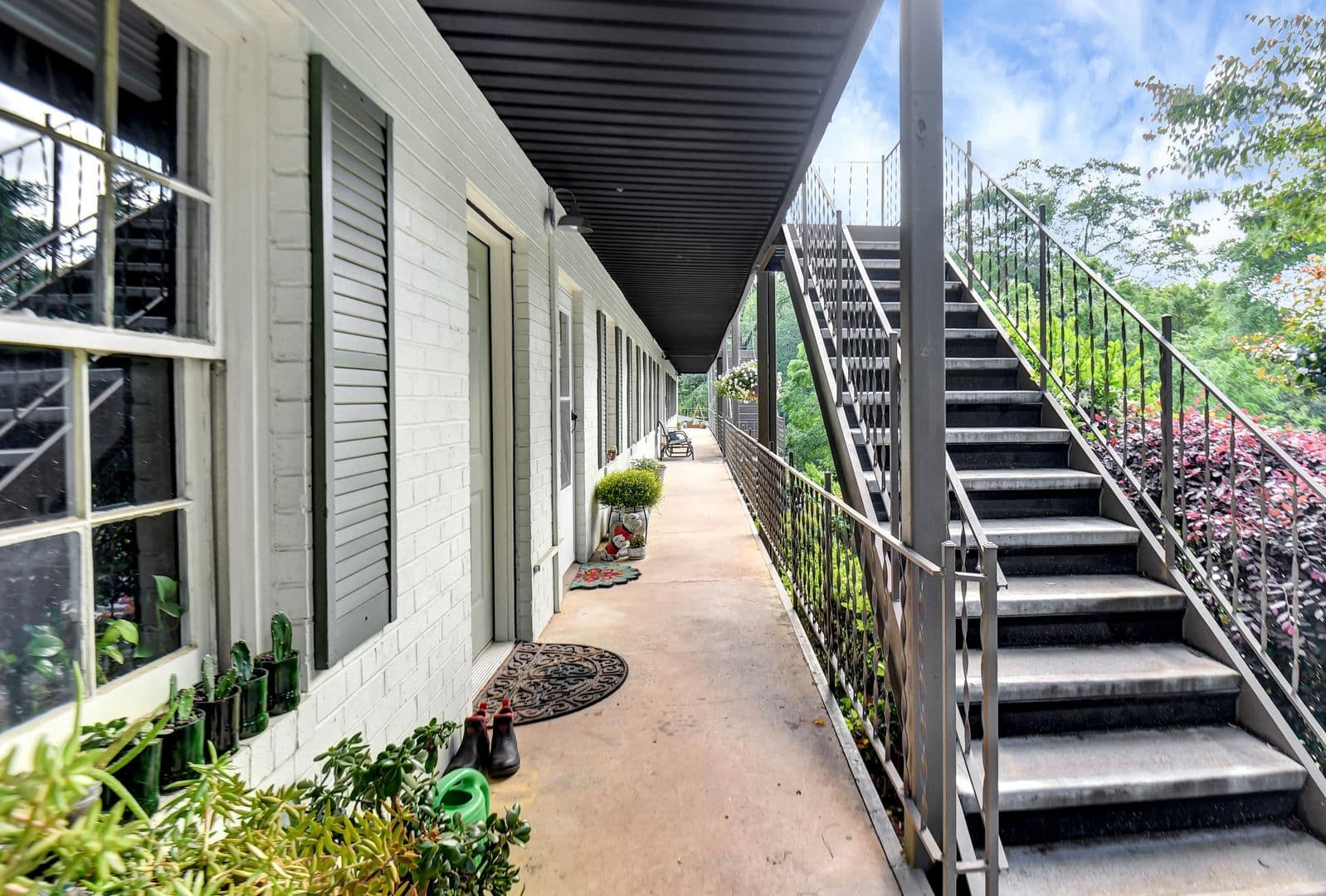 Athens Apartment: 270 Barber St.