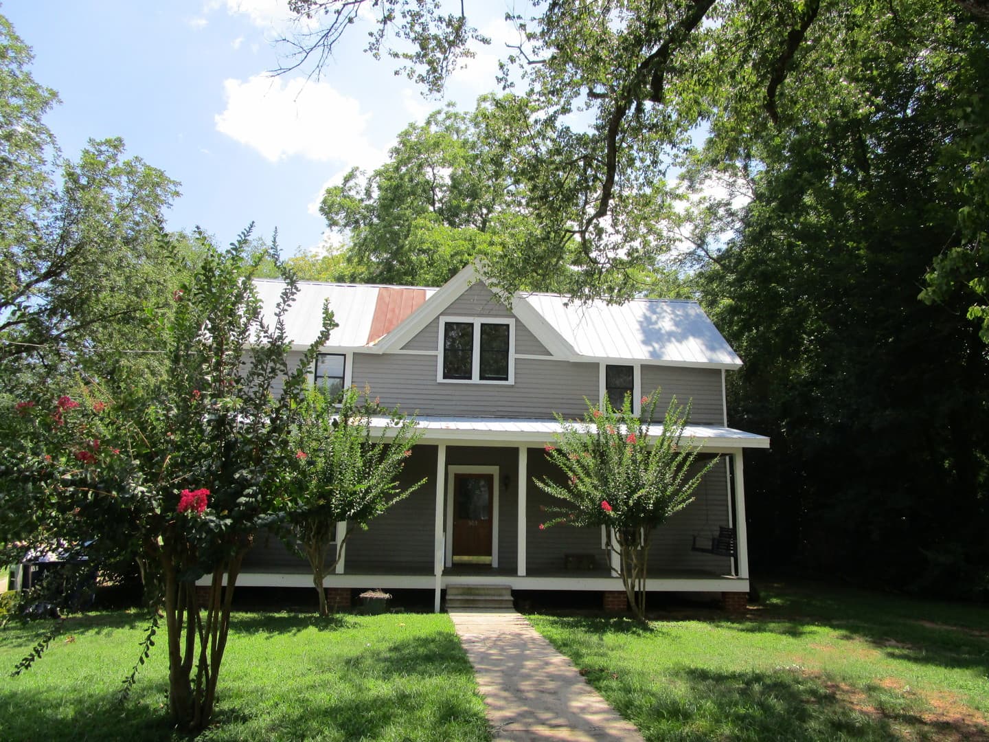 Athens House: 565 Nantahala Avenue A