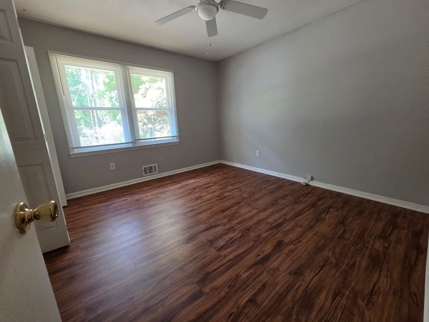 Athens House: 141 College Circle