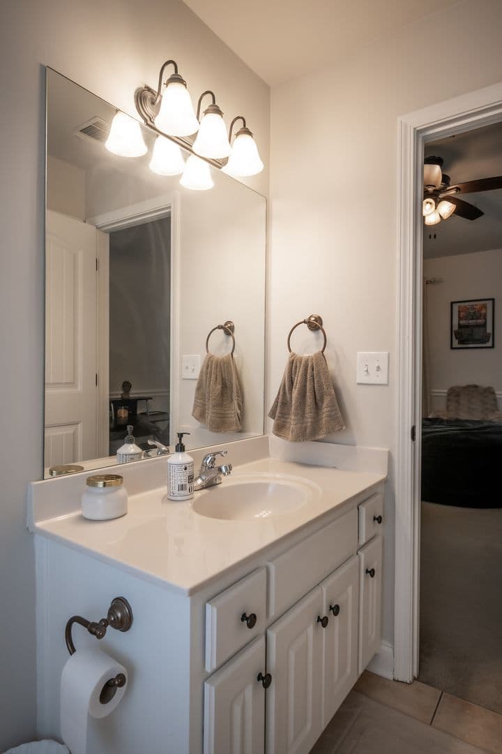Athens Townhome: 143 Foreman Dr.