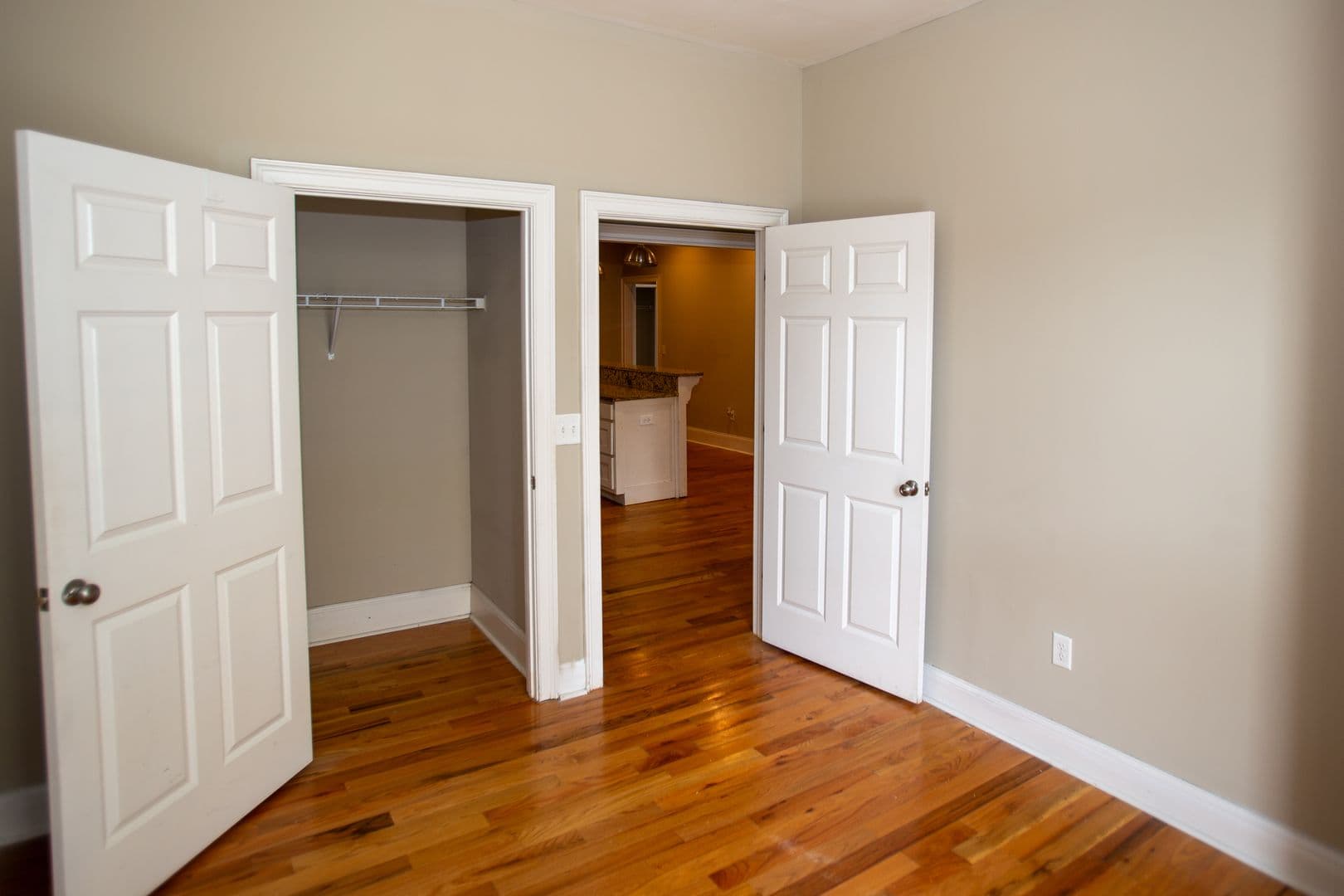 Athens House: 174 College Avenue Unit A