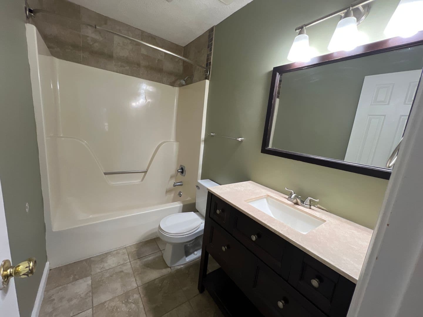 Athens Condo: 935 Baxter Street #15