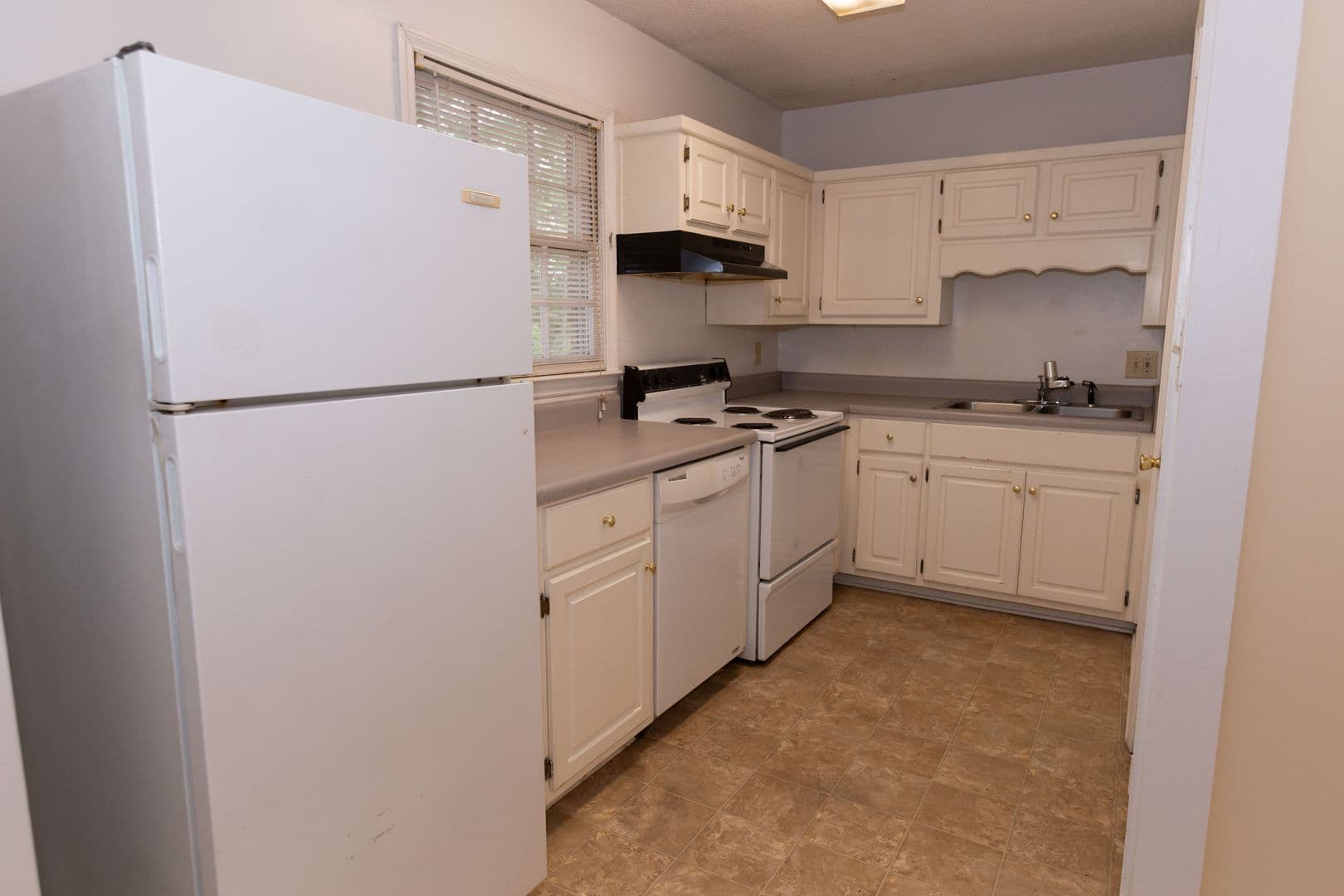 Athens Apartment: 250 N. Harris St.