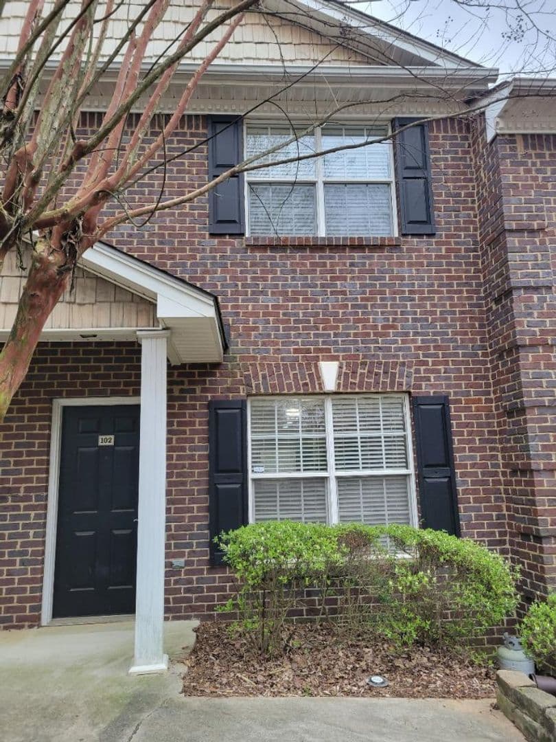 Athens Townhome: 101 Woodlake Drive #102