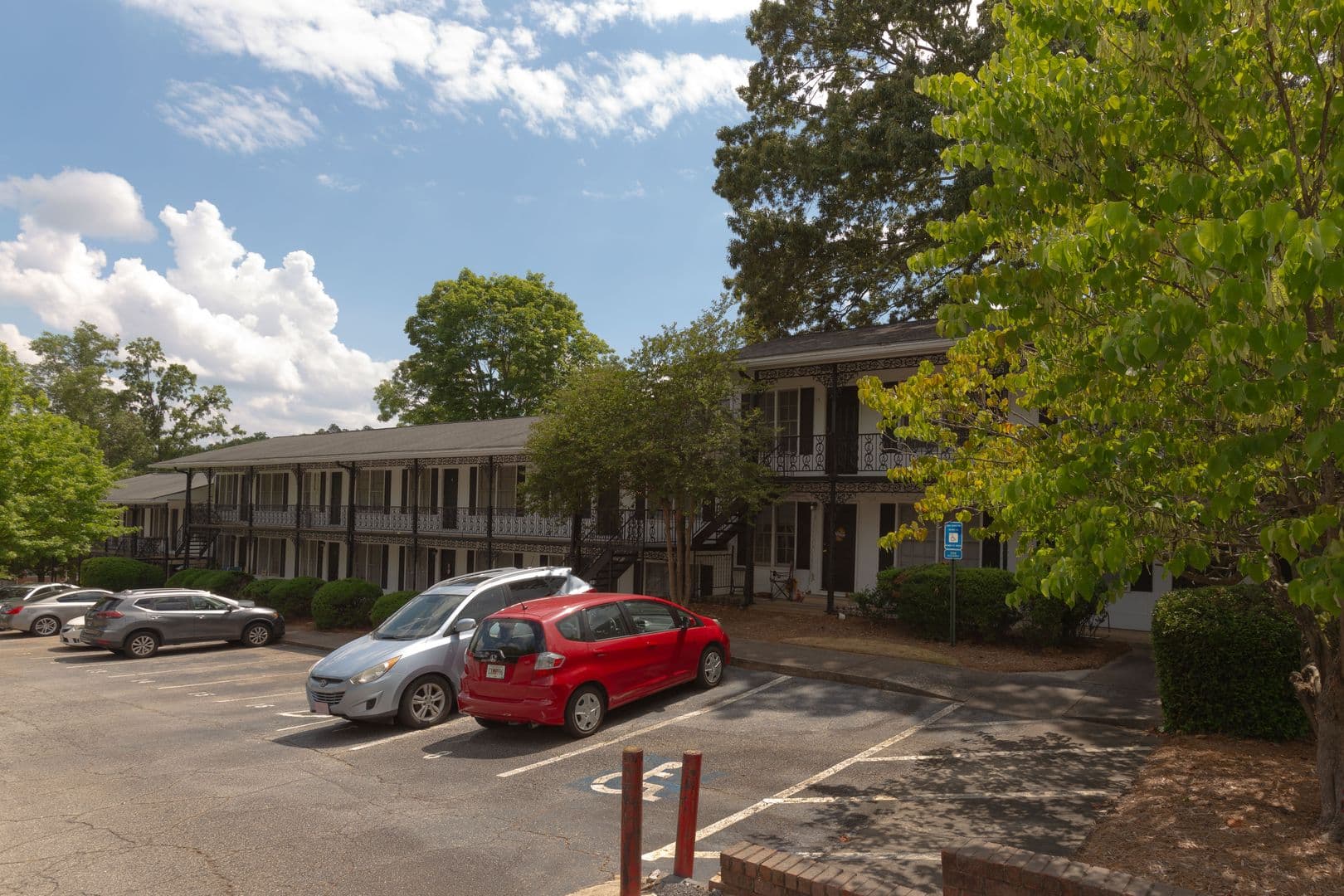 Athens Apartment: 250 N. Harris St.