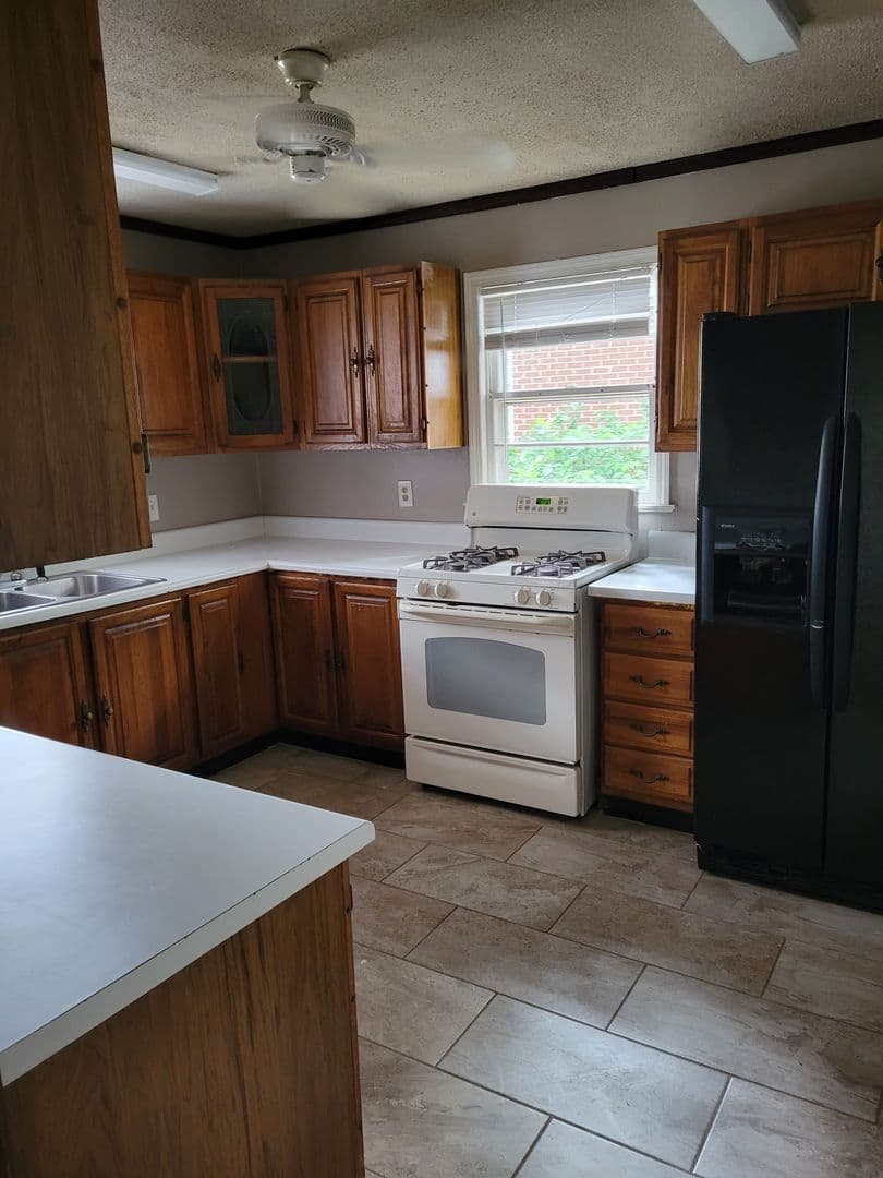 Athens House: 36 Holman Ave. - Front Unit