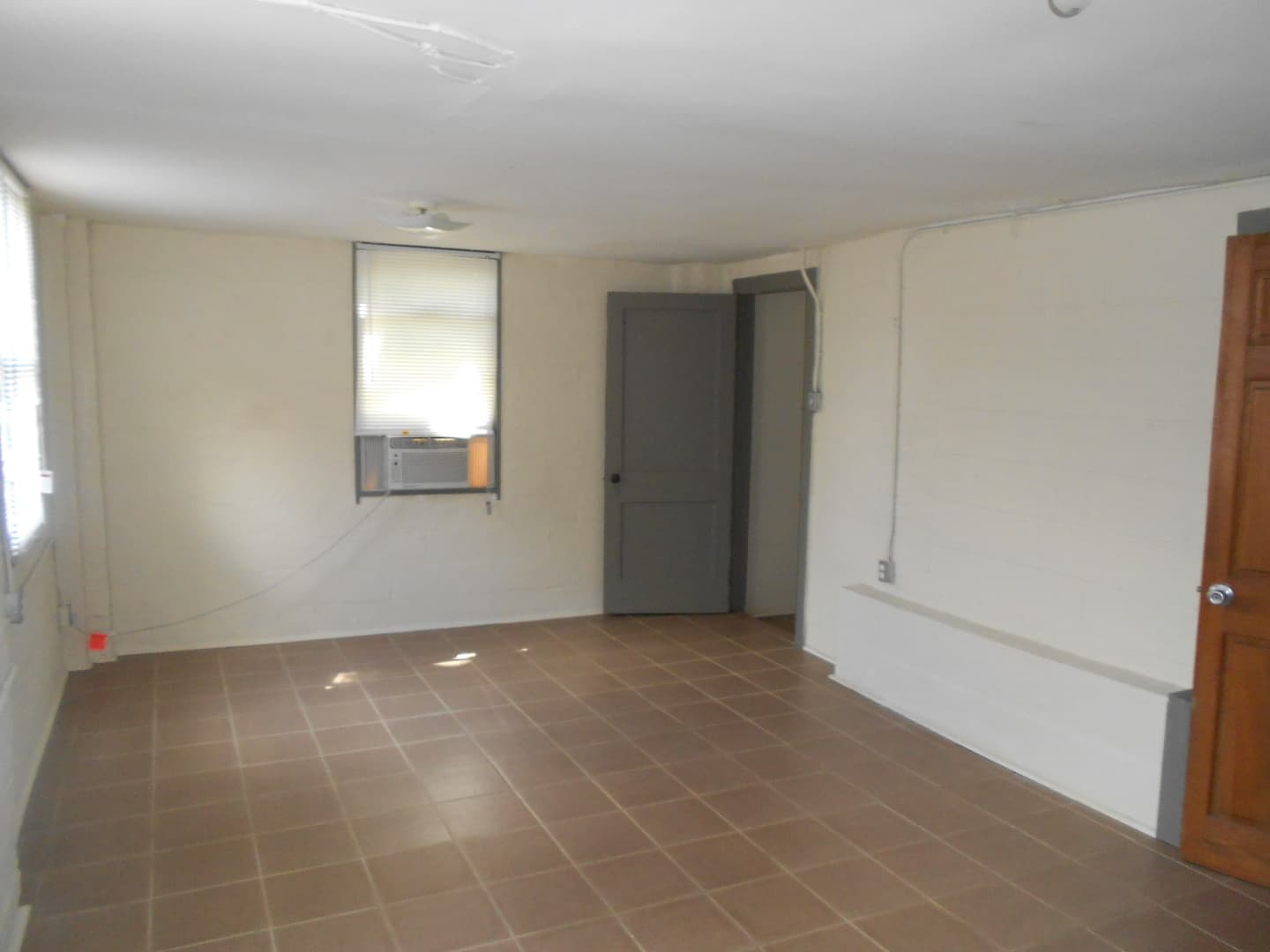 Athens House: 350 Satula Avenue C