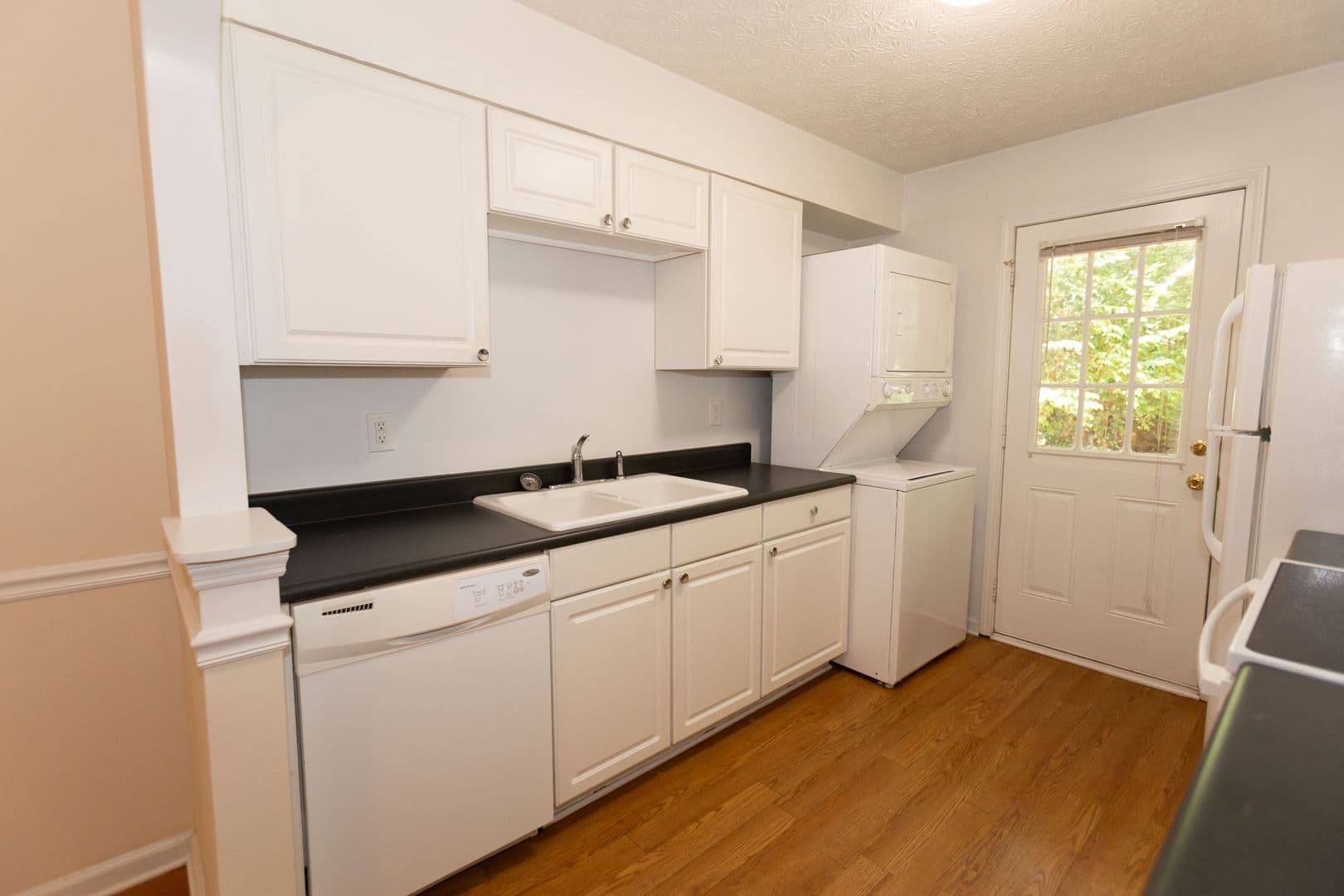 Athens Apartment: 270 Barber St.