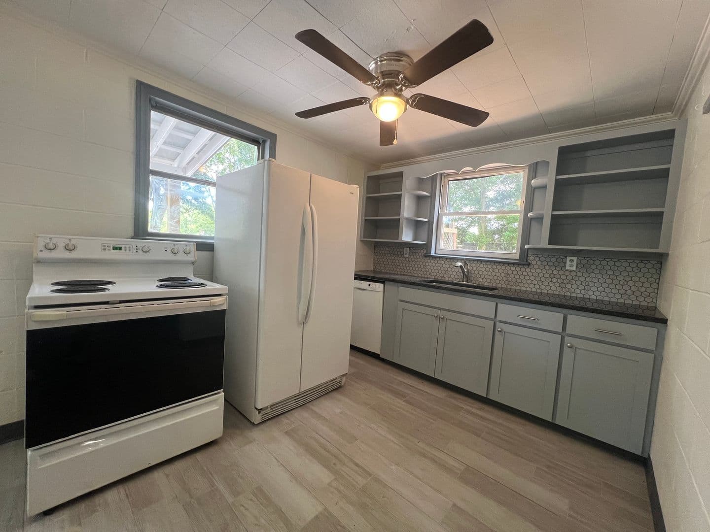 Athens House: 117 Johnson Dr.