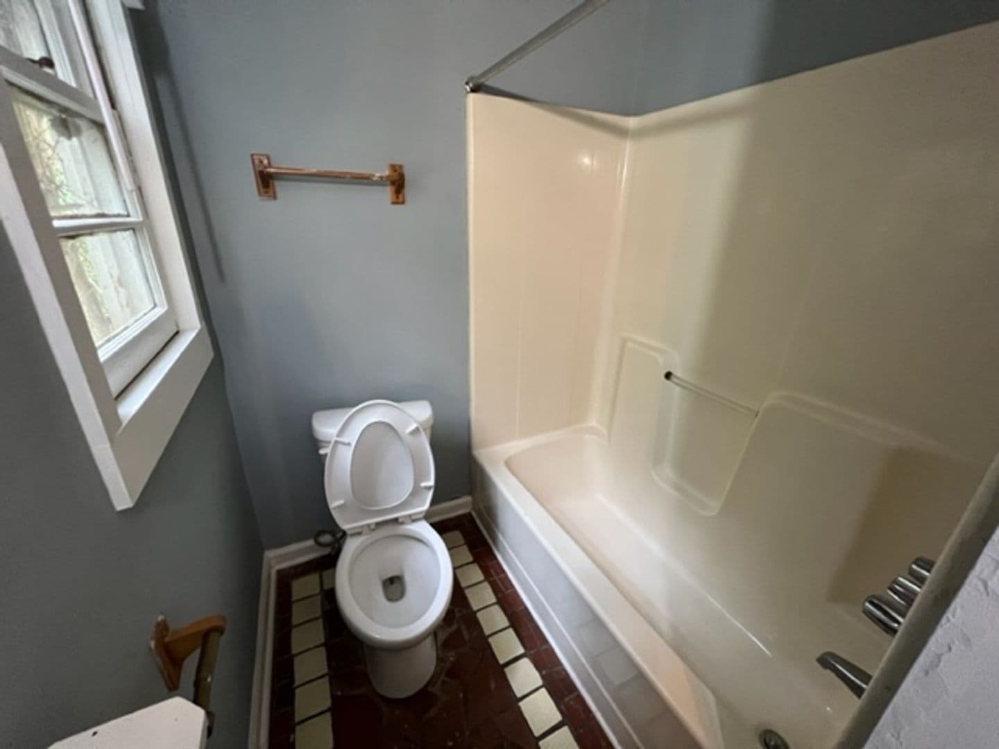 Athens House: 565 Nantahala Avenue A