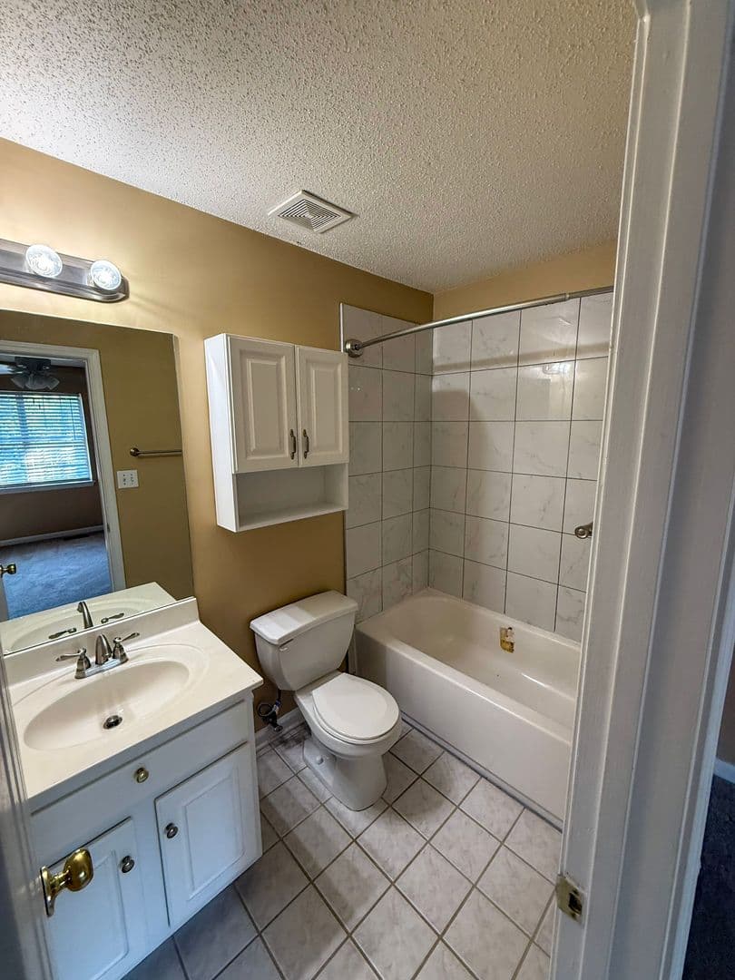 Athens Townhome: 100 Woodstone Dr. # 33