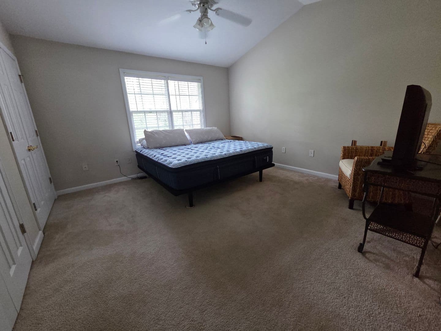 Athens Townhome: 101 Woodlake Drive #406