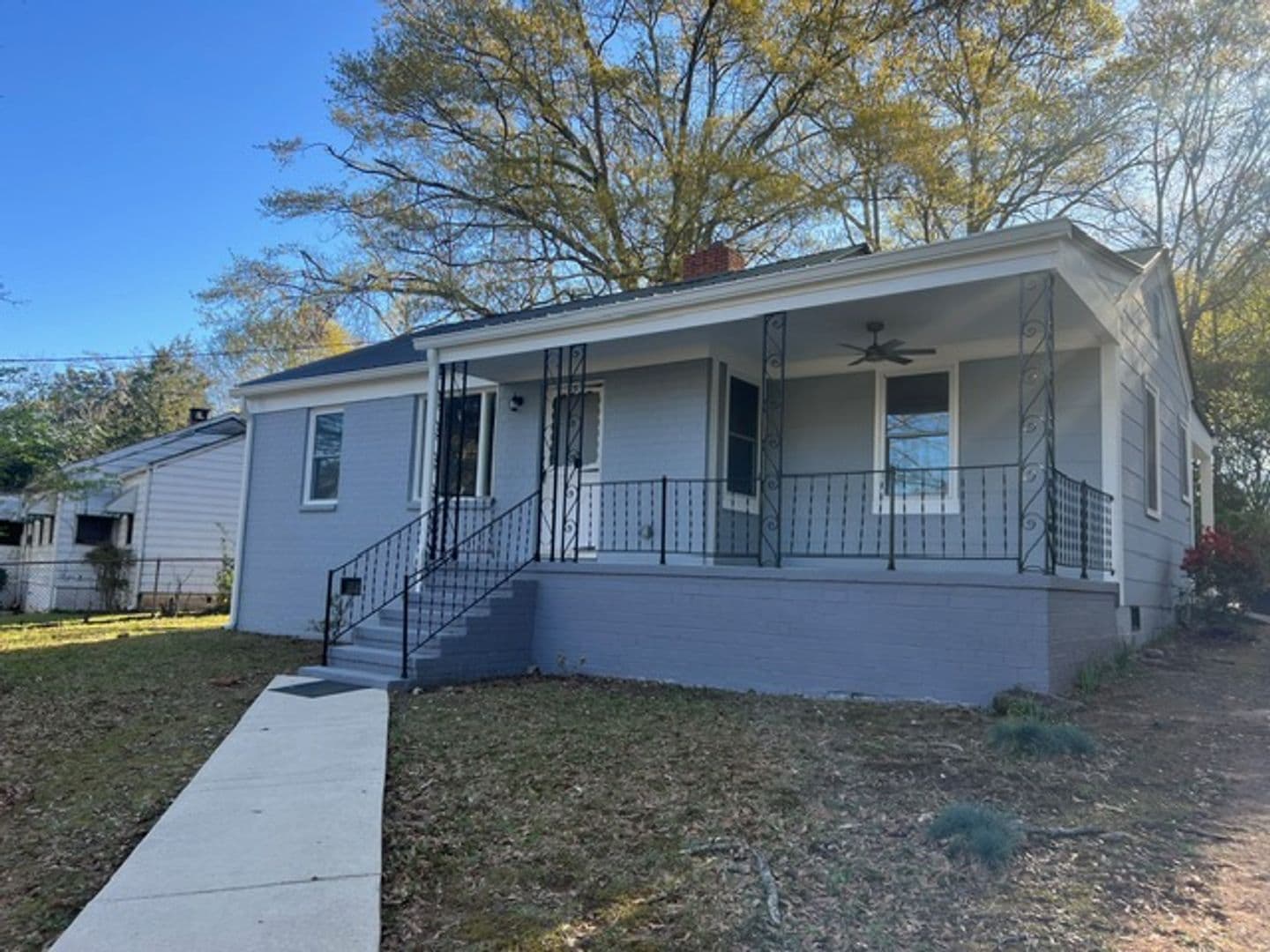 Athens House: 375 Price Ave.