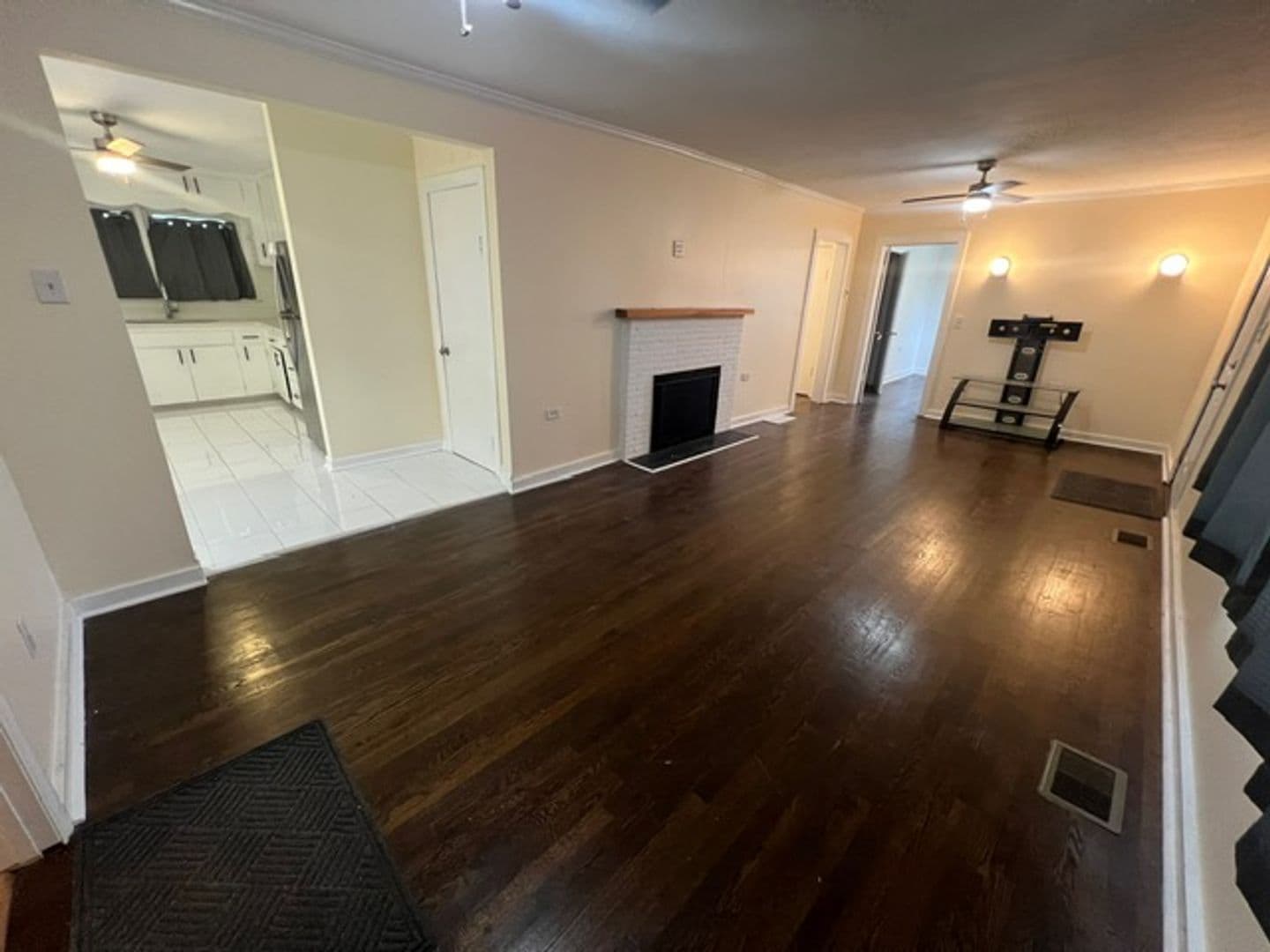 Athens House: 140 Kentucky Circle