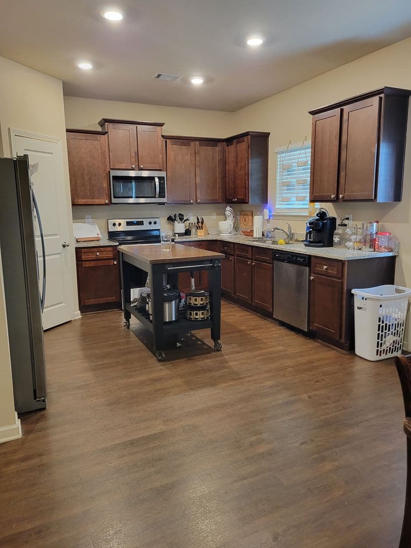 Athens House: 588 Greenlee Rd.