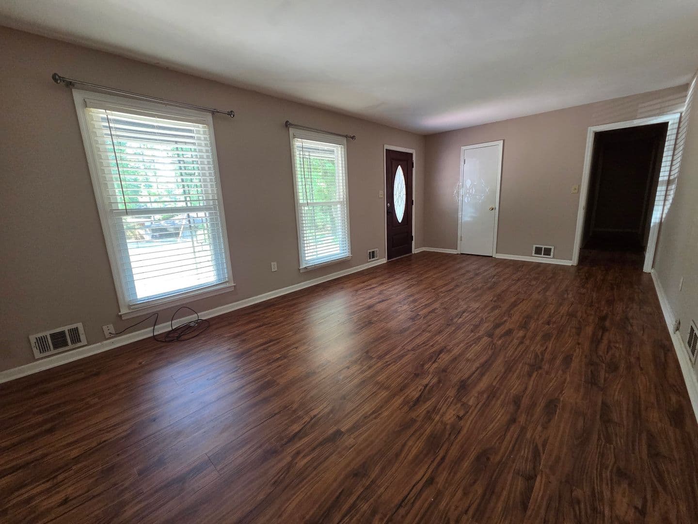 Athens House: 141 College Circle