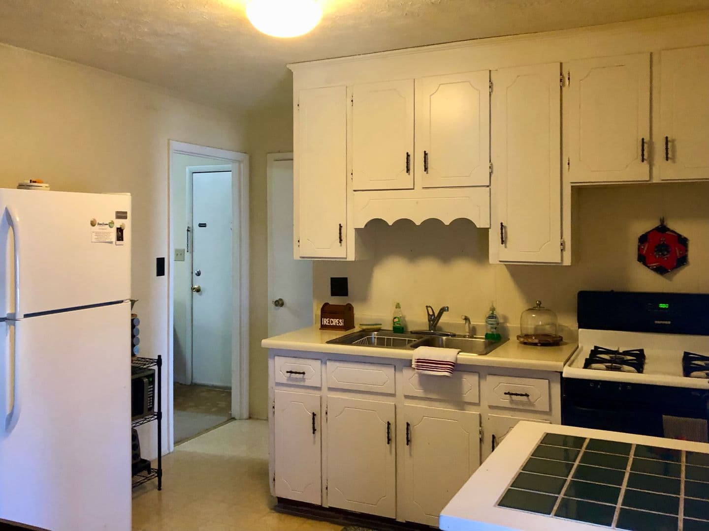 Athens Apartment: 325 S. Harris Street