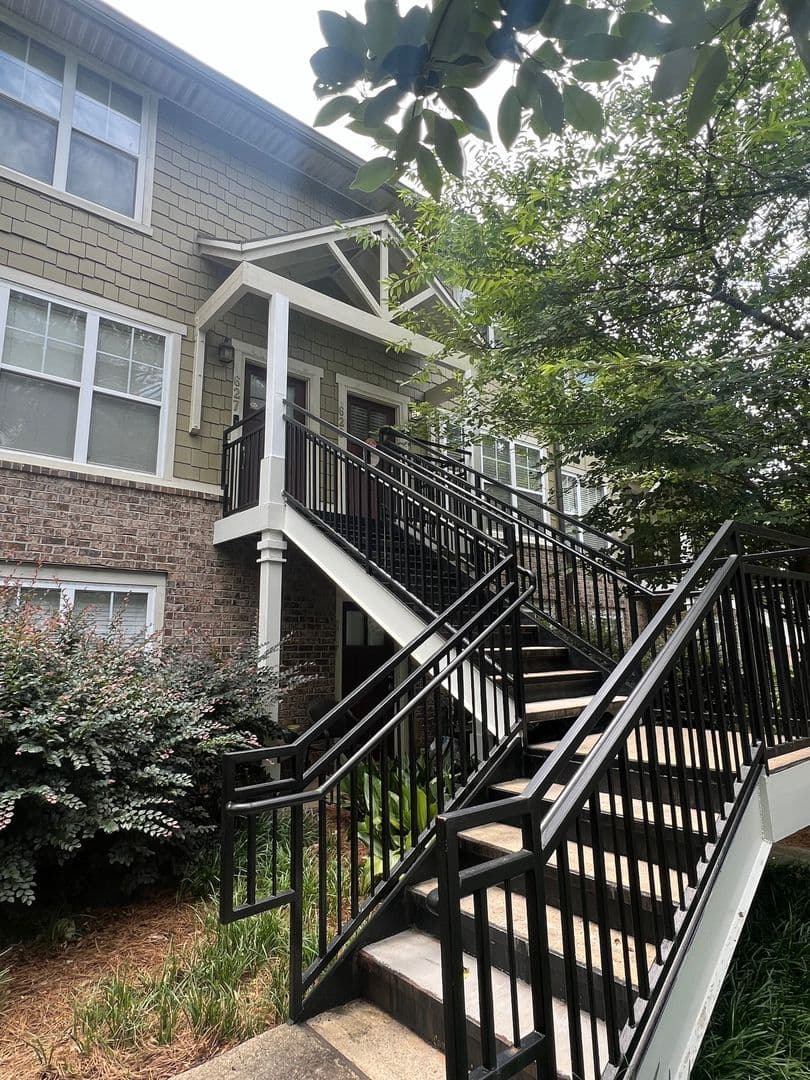 Athens Townhome: 490 Barnett Shoals #628