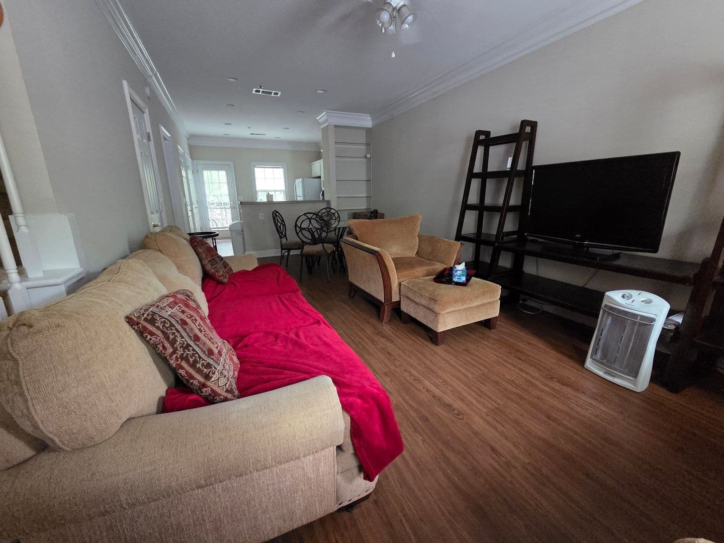 Athens Townhome: 101 Woodlake Drive #406