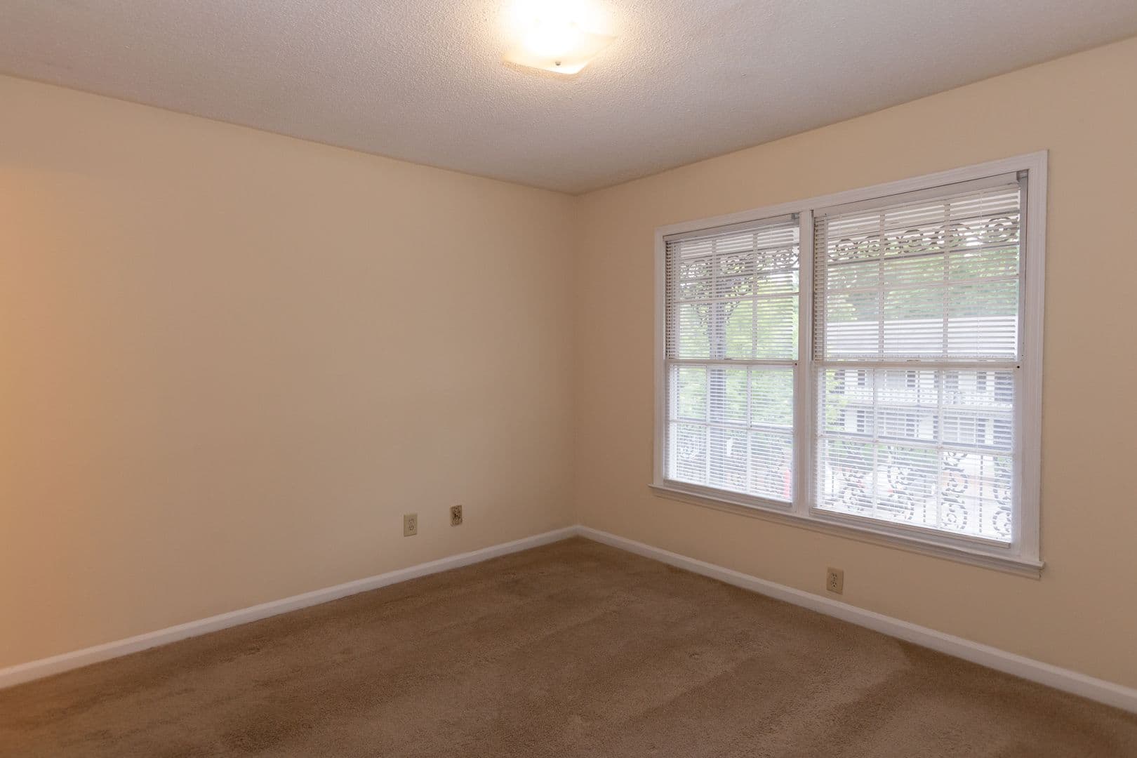 Athens Apartment: 250 N. Harris St.