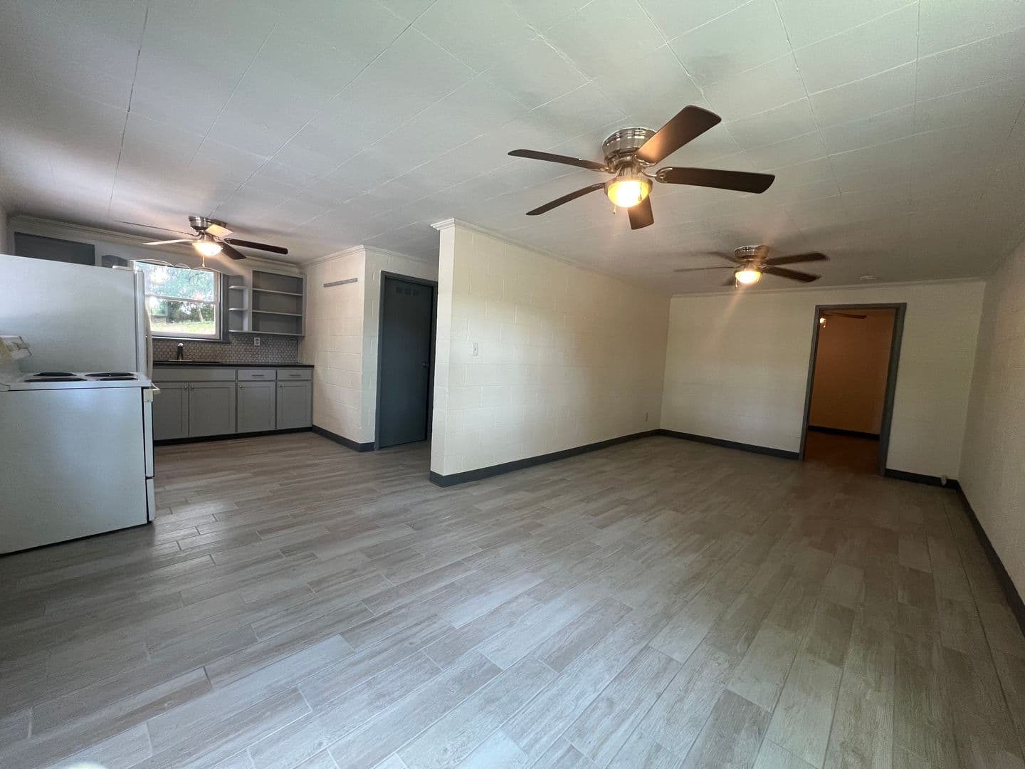 Athens House: 117 Johnson Dr.