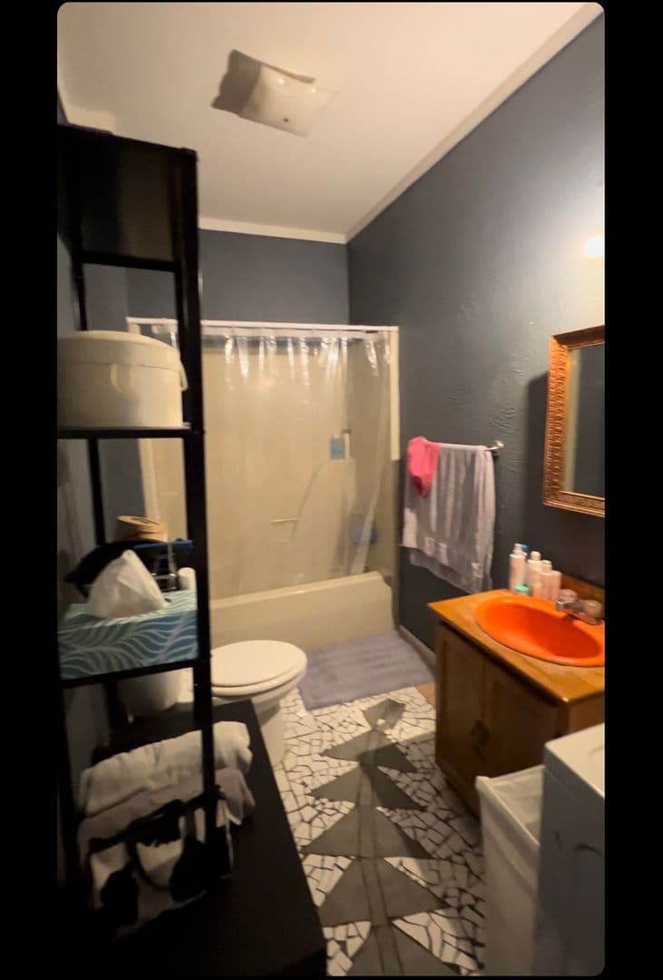 Athens House: 350 Satula Avenue B