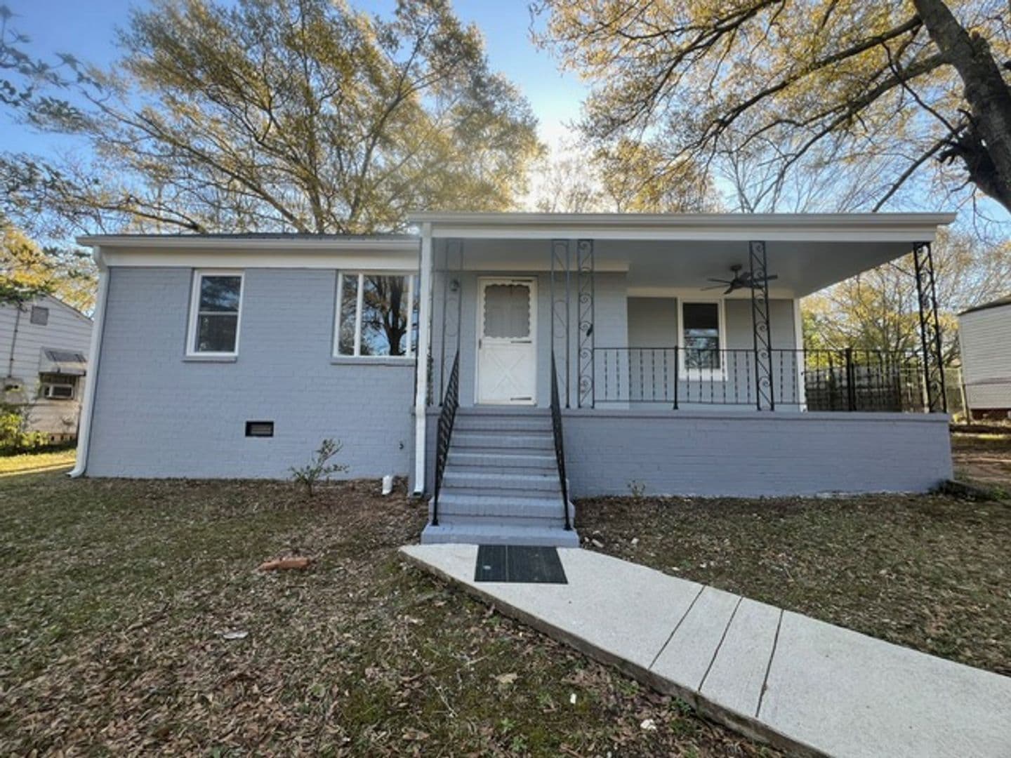 Athens House: 375 Price Ave.