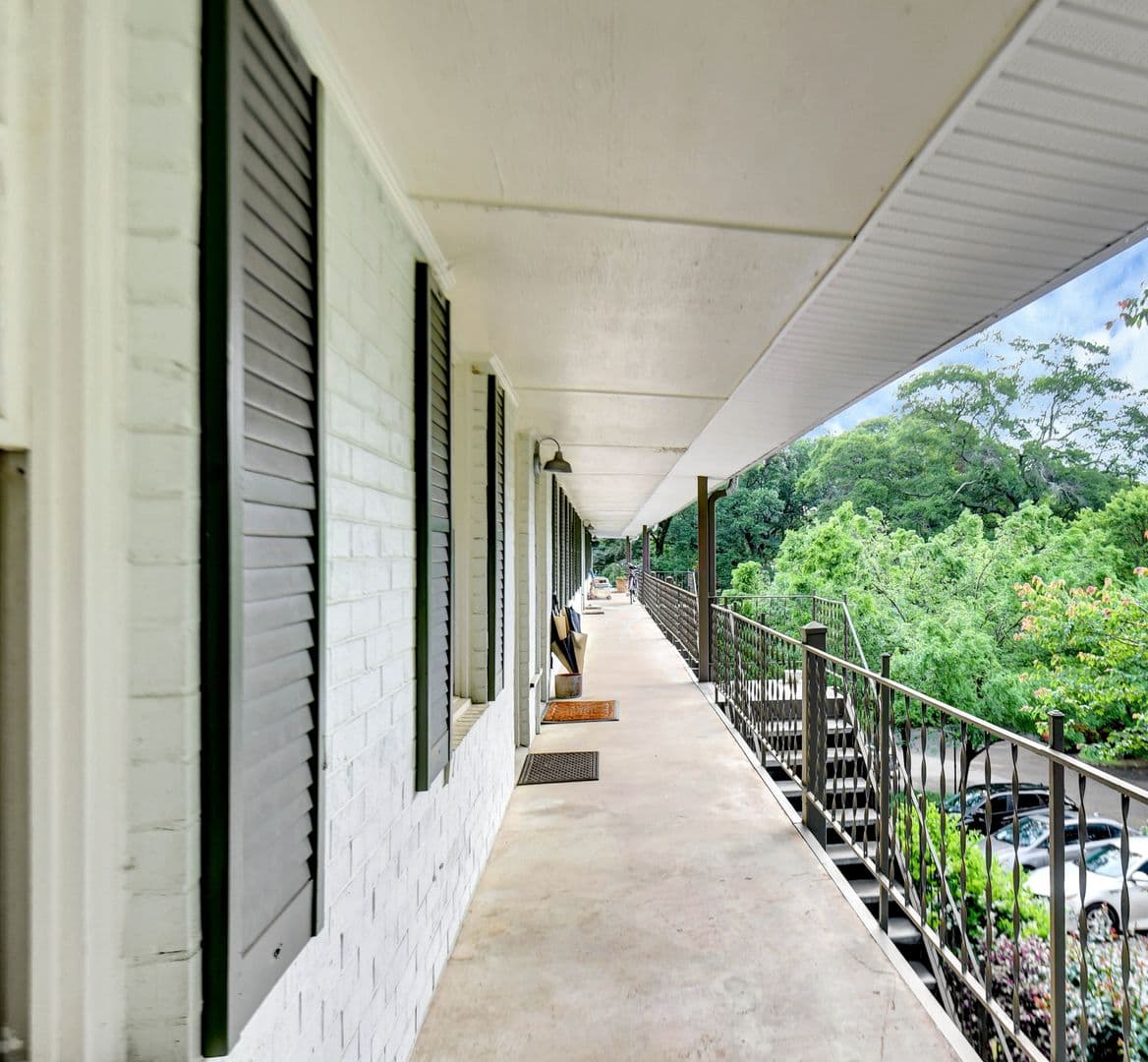Athens Apartment: 270 Barber St.
