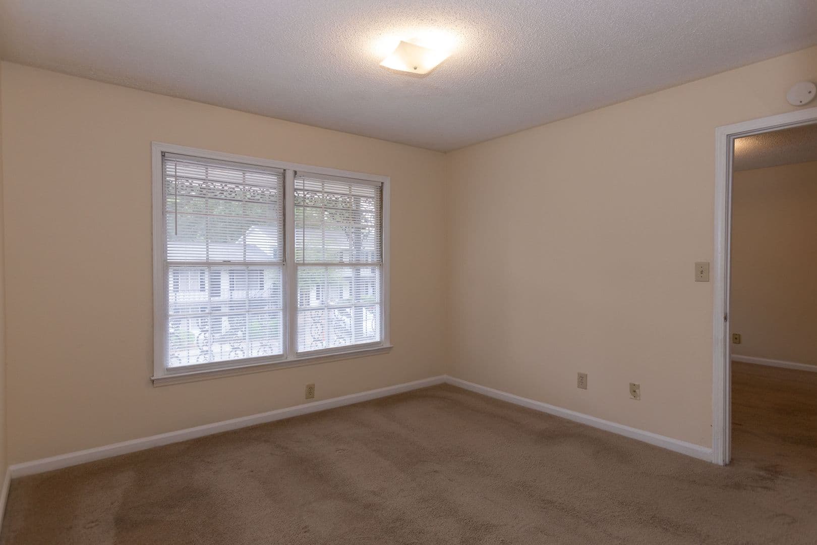Athens Apartment: 250 N. Harris St.