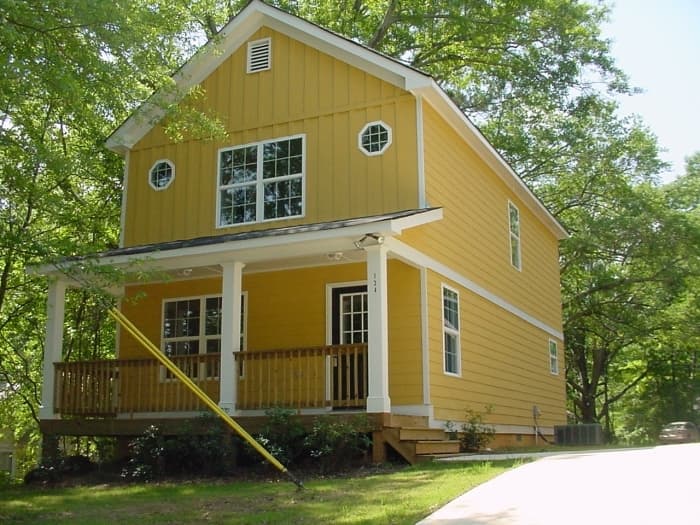 Athens House: 134 Moreland Avenue