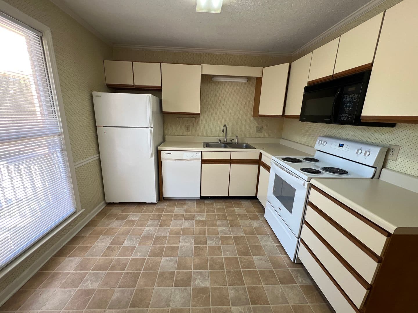 Athens Townhome: 935 Baxter Street #14