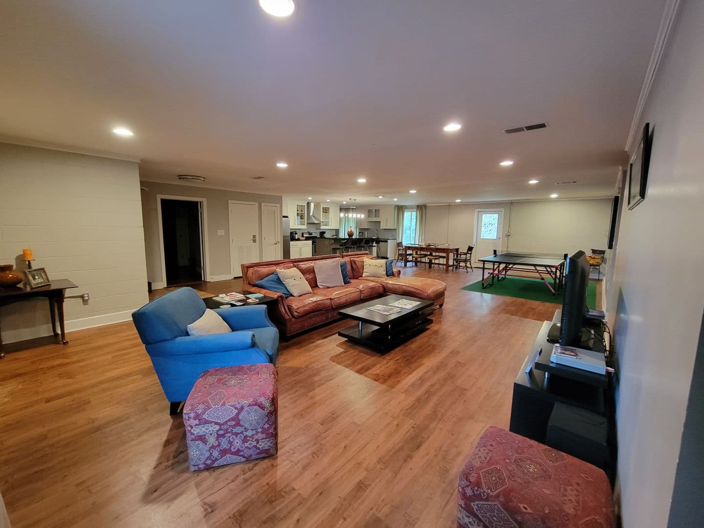 Athens House: 125 Boulevard