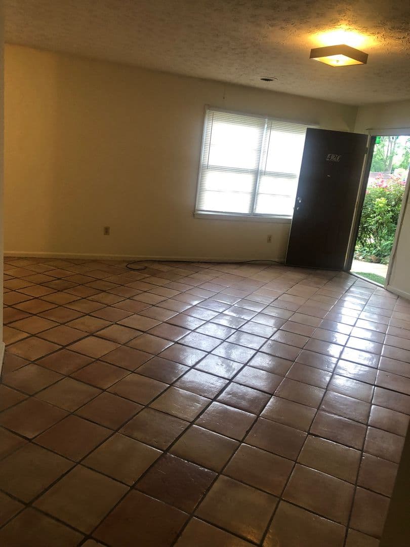Athens House: 420 Yonah Avenue