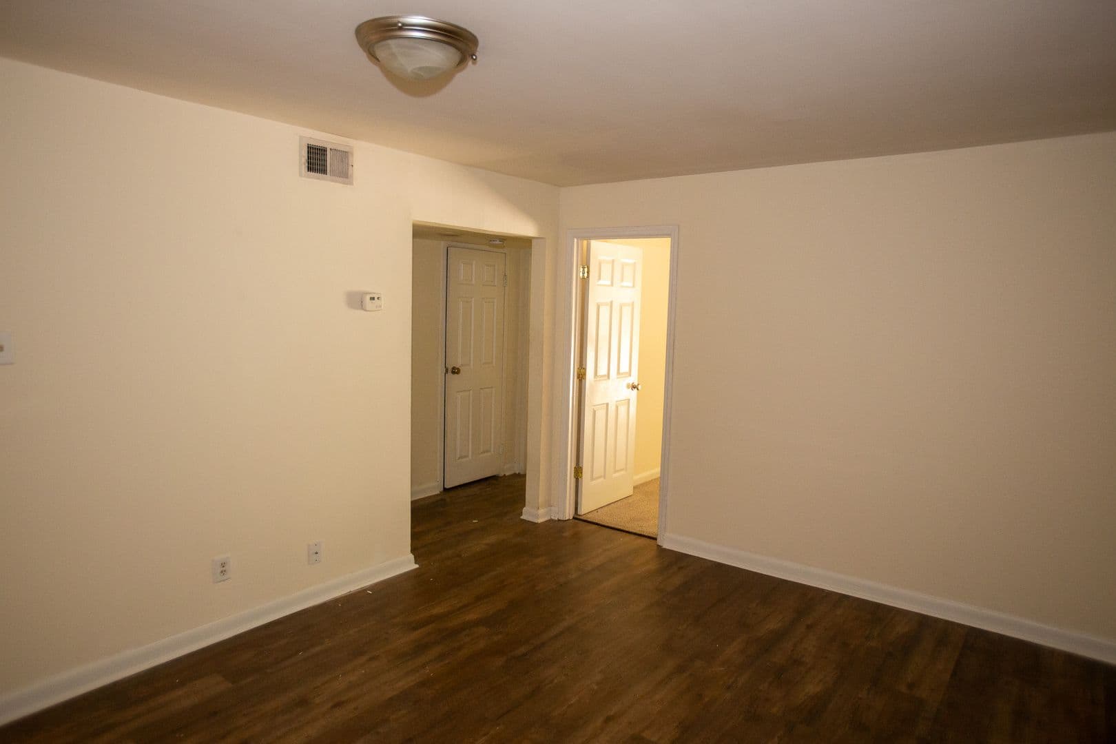 Athens Condo: 250 Little Street B202