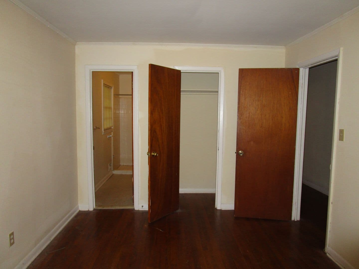 Athens House: 435 Carlton Terrace