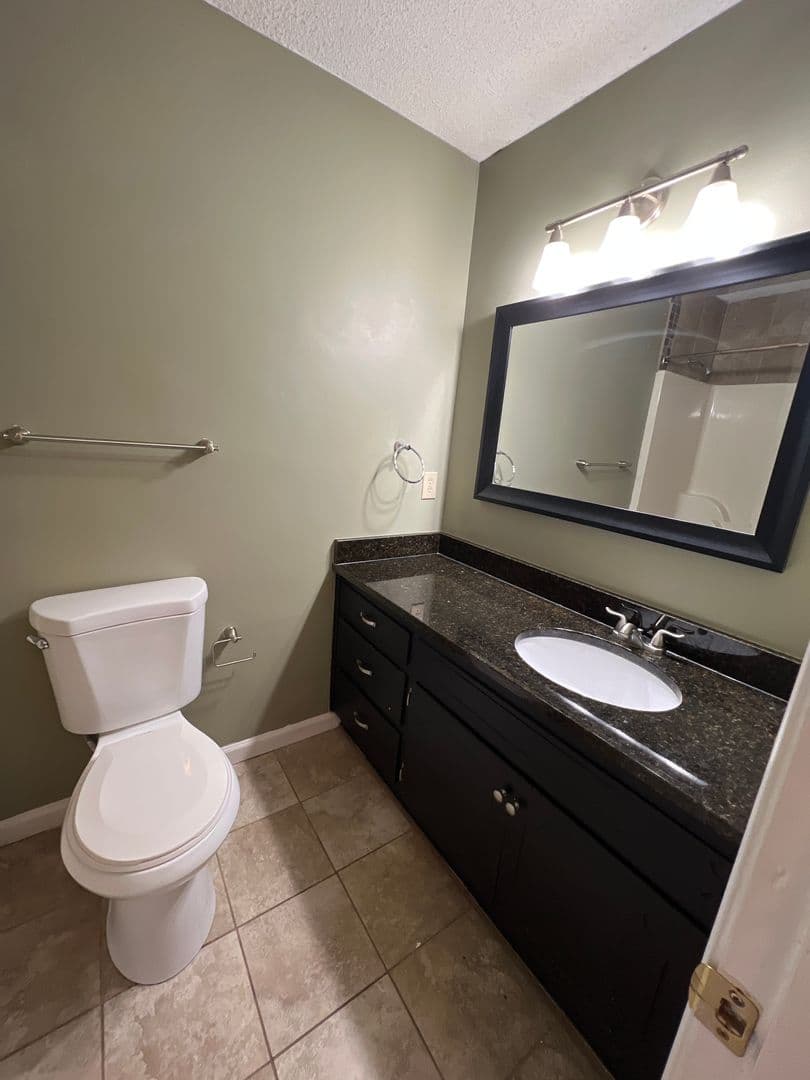 Athens Condo: 935 Baxter Street #15