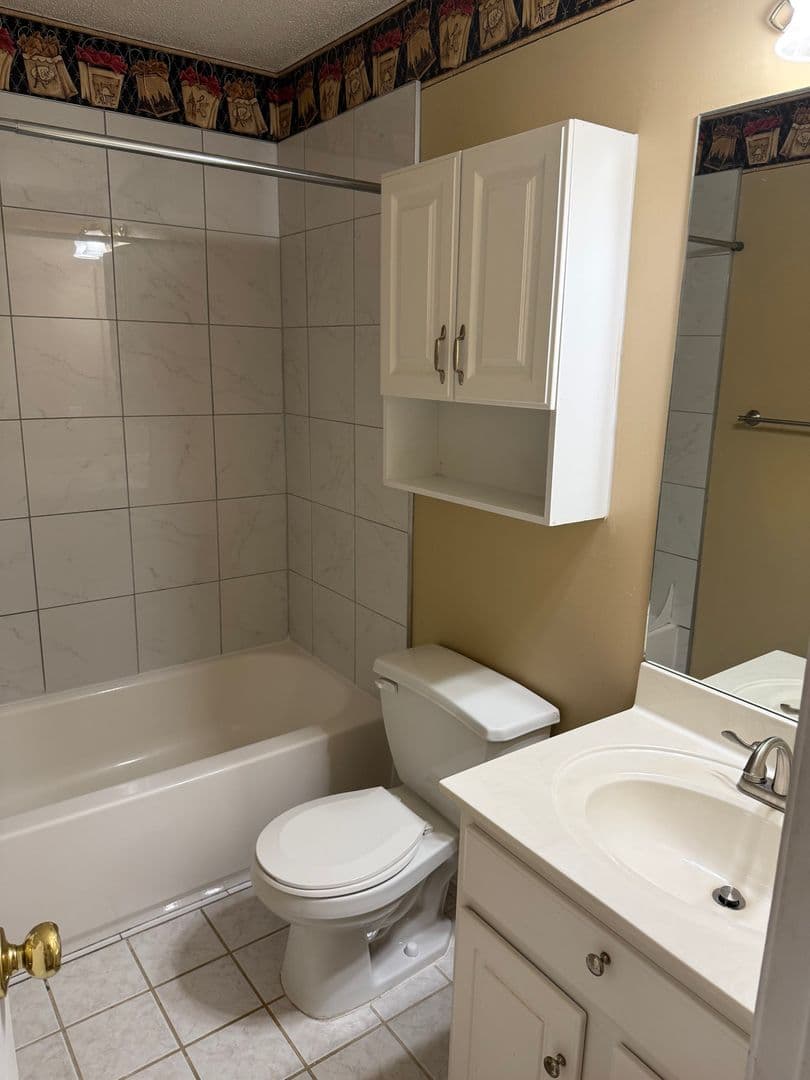 Athens Townhome: 100 Woodstone Dr. # 33