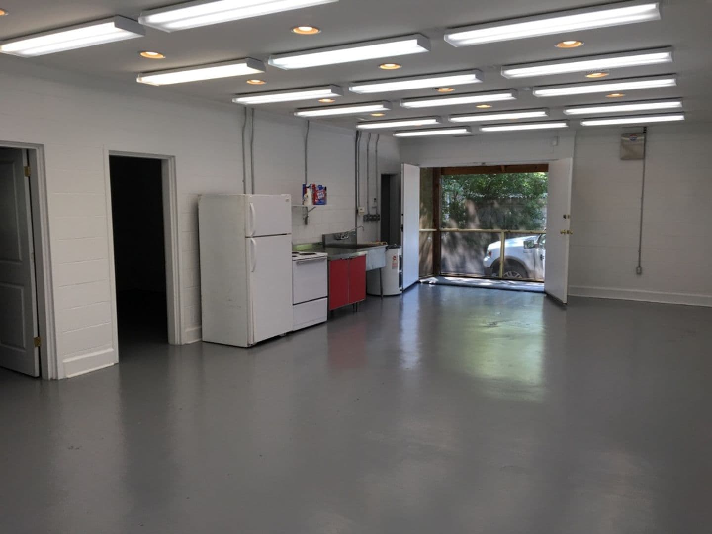 Athens Apartment: 235 Hill St.