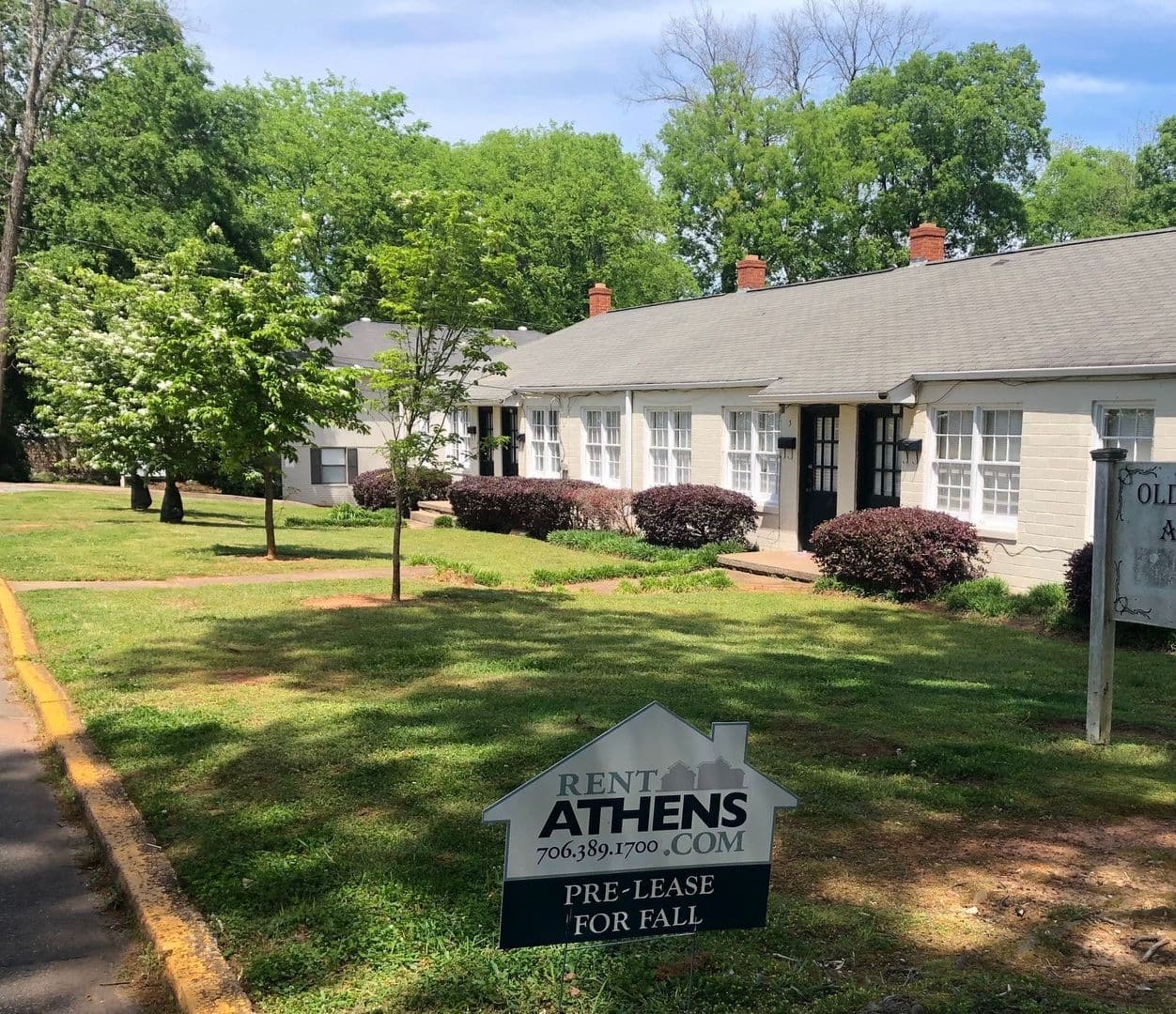 Athens Apartment: 325 S. Harris Street