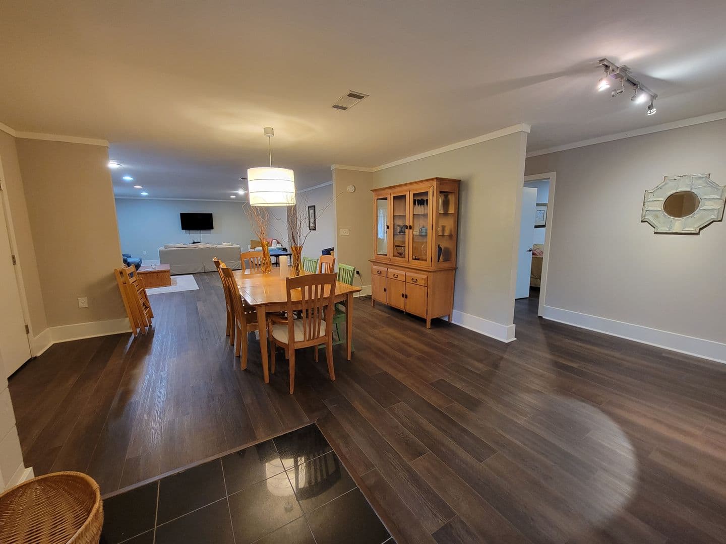 Athens House: 135 Boulevard
