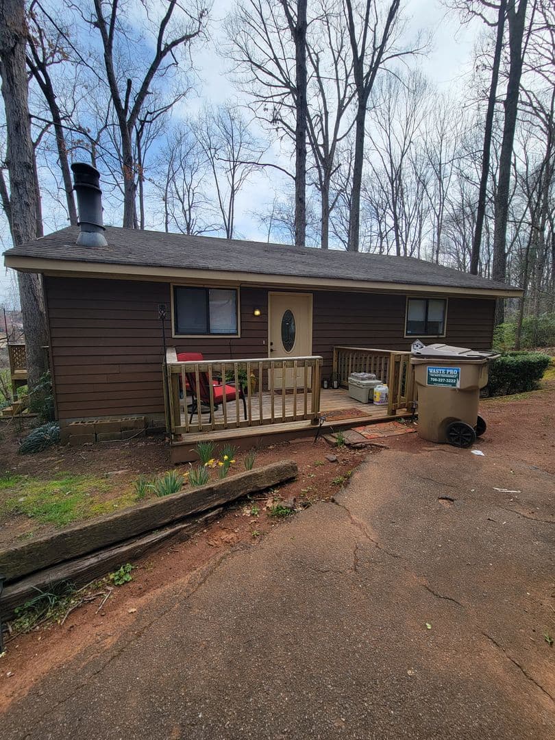 Watkinsville House: 84 Cedar Dr.
