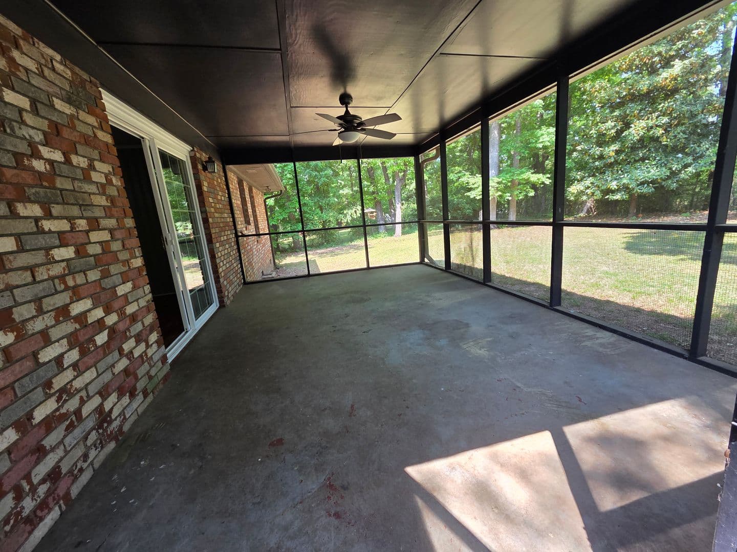 Athens House: 141 College Circle