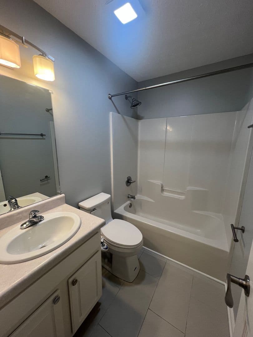 Athens House: 487 Ruth Street