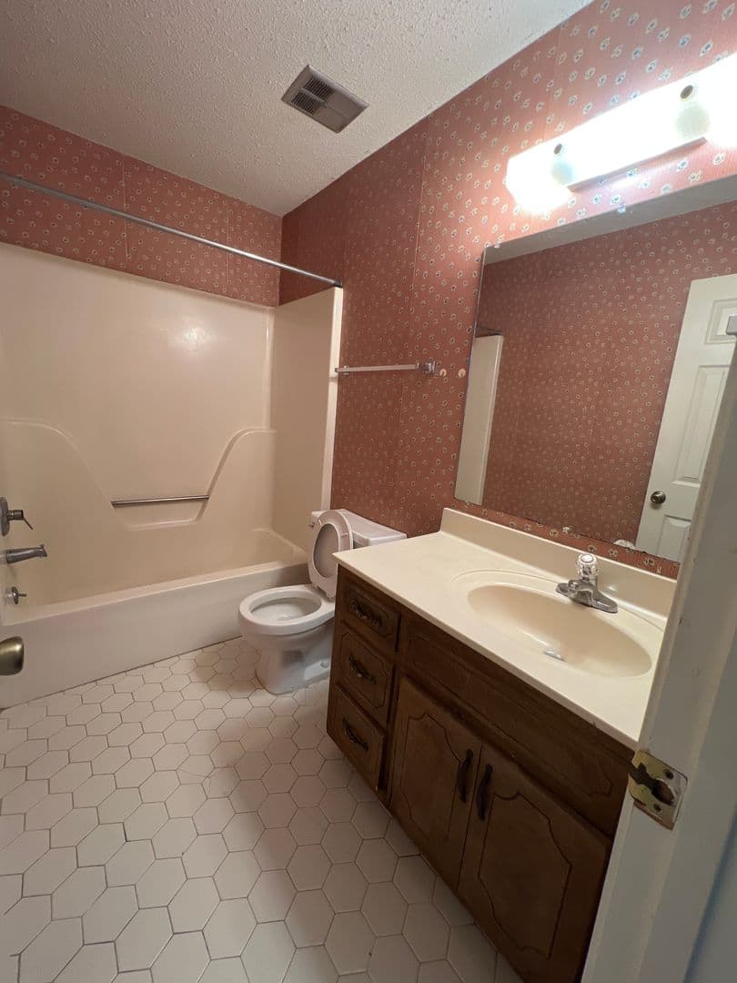 Athens Townhome: 935 Baxter Street #14