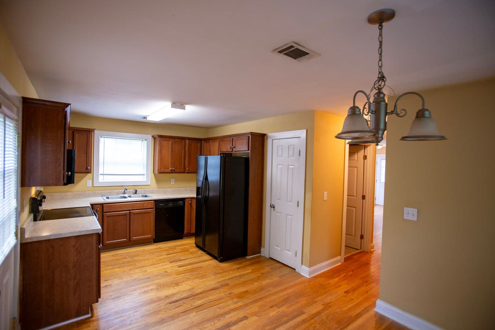 Athens House: 134 Moreland Avenue